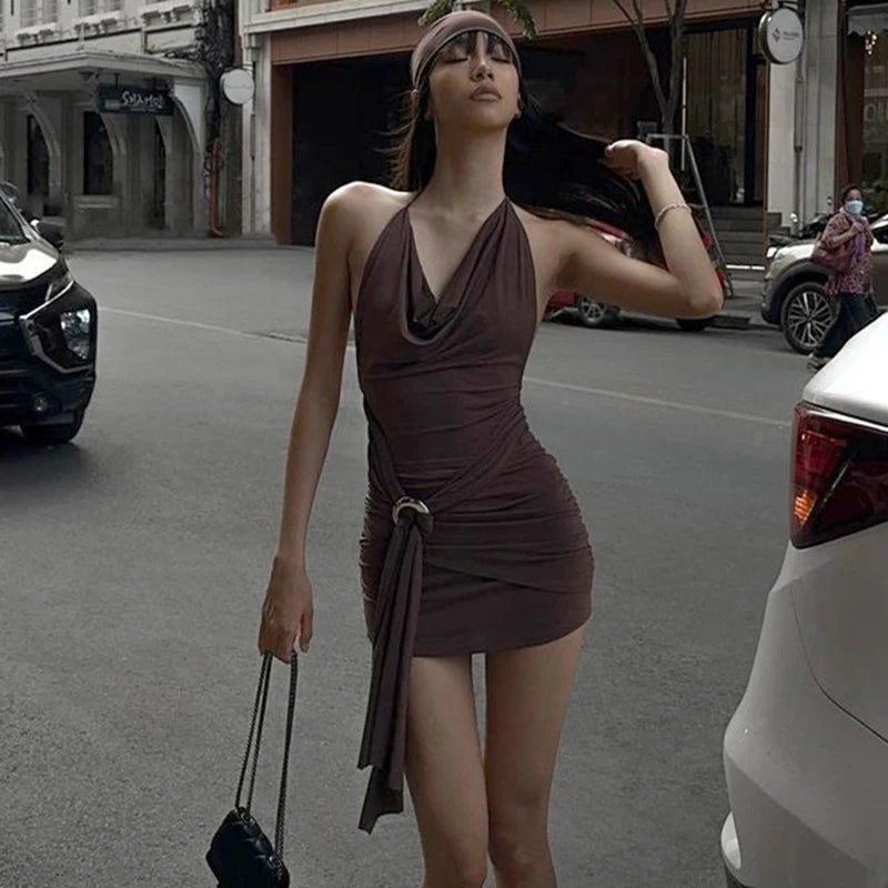 Vestido Mini Vintage Backless – Sexy, Leve e Totalmente Estilo Y2K