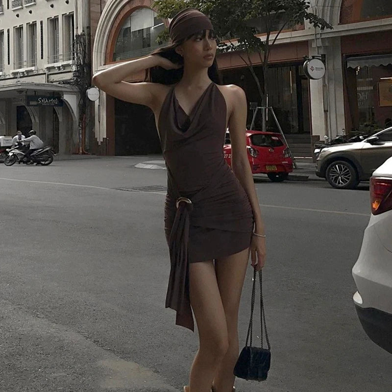 Vestido Mini Vintage Backless – Sexy, Leve e Totalmente Estilo Y2K