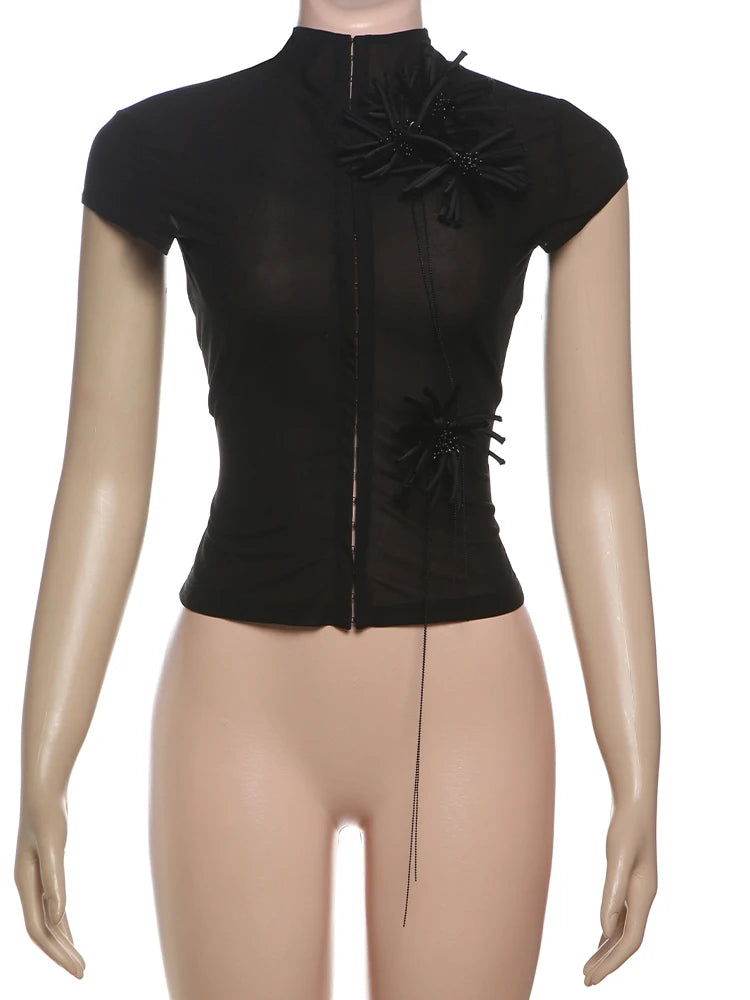 Cropped Weird Puss com Tassel – Estilo Único e Movimento que Encanta.