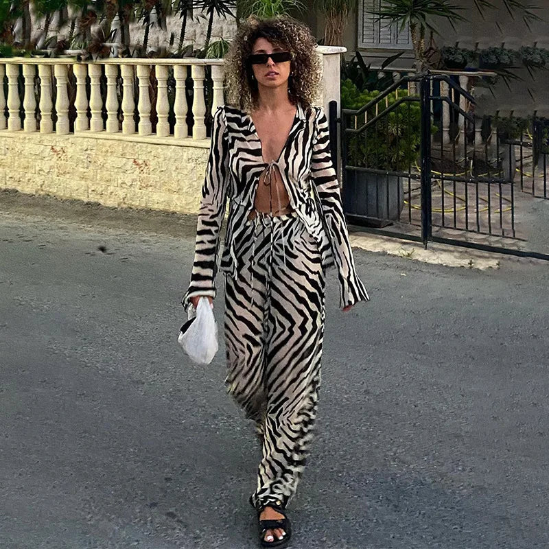 Conjunto Feminino 2 Peças Mesh Animal Print – Estilo Leve, Transparente e Cheio de Personalidade.