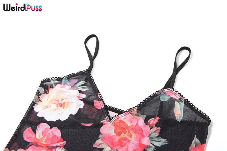 Conjunto Feminino Sexy  – Transparência, Elegância e Atitude Tropical.