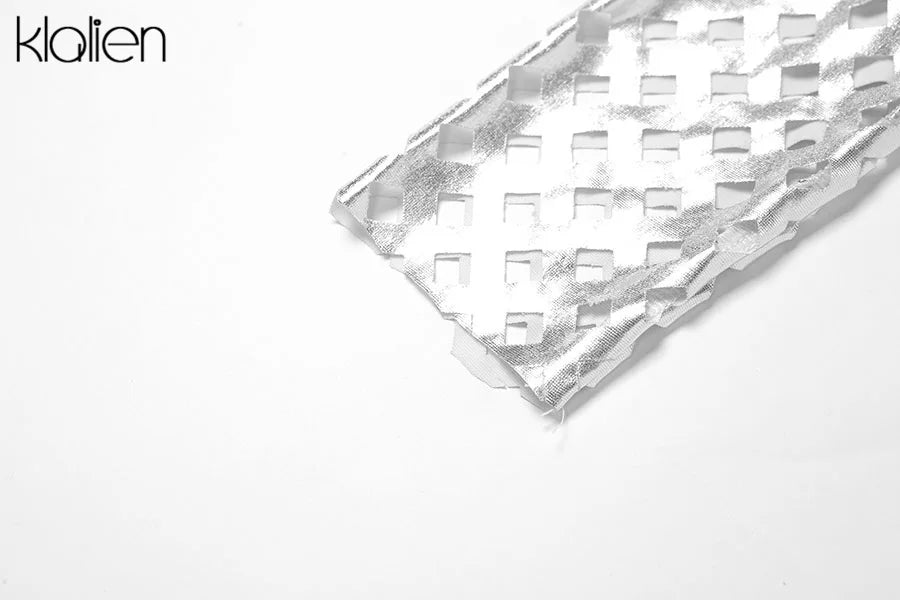Conjunto Silver Skin – Recortes Ousados + Tecido Prateado Stretch.