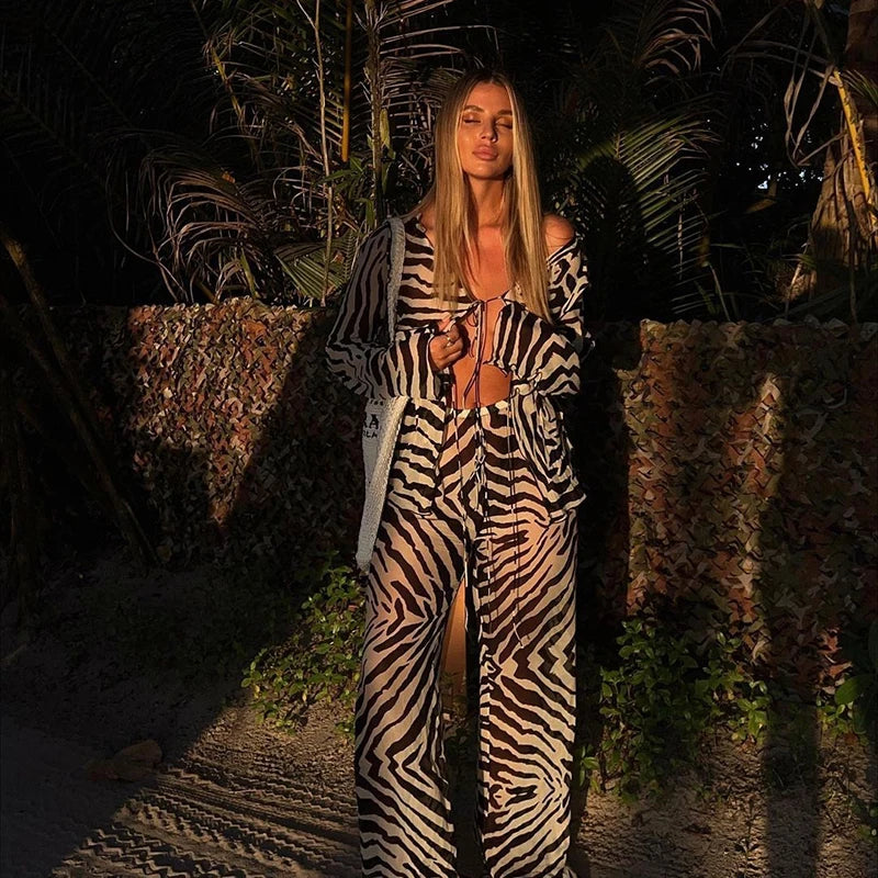 Conjunto Feminino 2 Peças Mesh Animal Print – Estilo Leve, Transparente e Cheio de Personalidade.