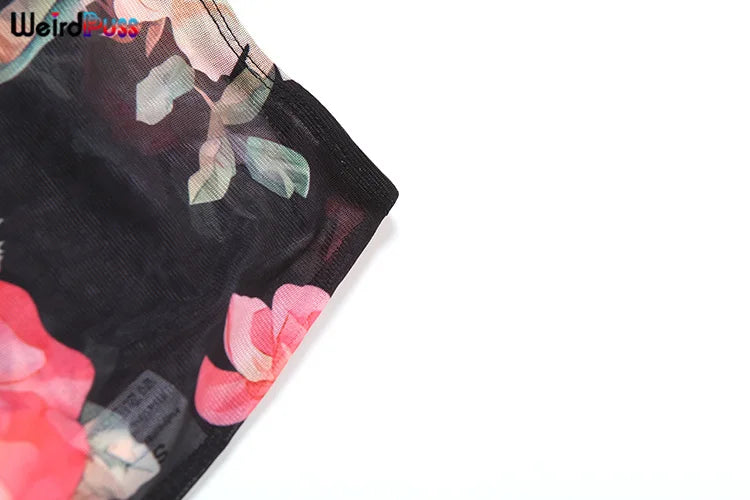Conjunto Feminino Sexy  – Transparência, Elegância e Atitude Tropical.
