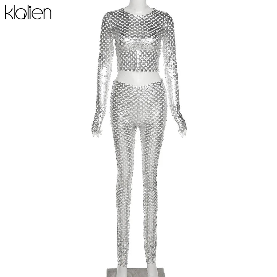 Conjunto Silver Skin – Recortes Ousados + Tecido Prateado Stretch.