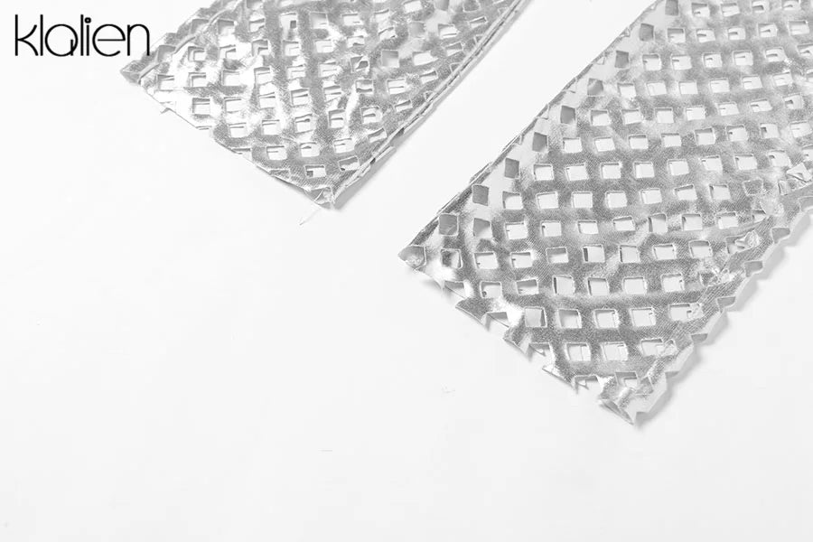 Conjunto Silver Skin – Recortes Ousados + Tecido Prateado Stretch.