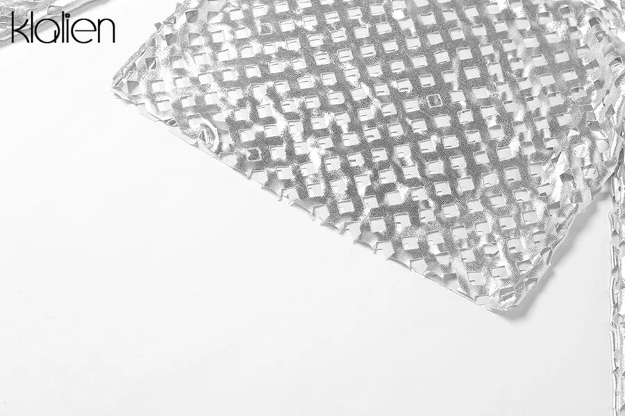Conjunto Silver Skin – Recortes Ousados + Tecido Prateado Stretch.