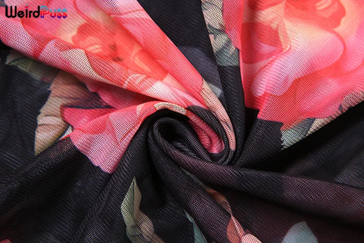 Conjunto Feminino Sexy  – Transparência, Elegância e Atitude Tropical.