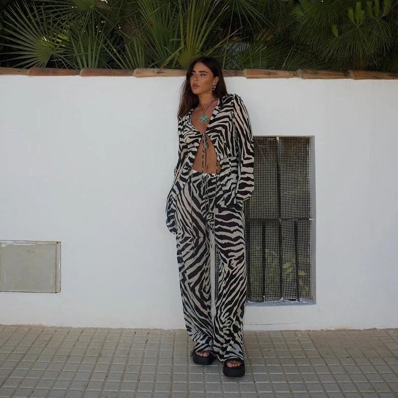 Conjunto Feminino 2 Peças Mesh Animal Print – Estilo Leve, Transparente e Cheio de Personalidade.