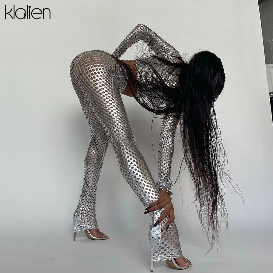 Conjunto Silver Skin – Recortes Ousados + Tecido Prateado Stretch.