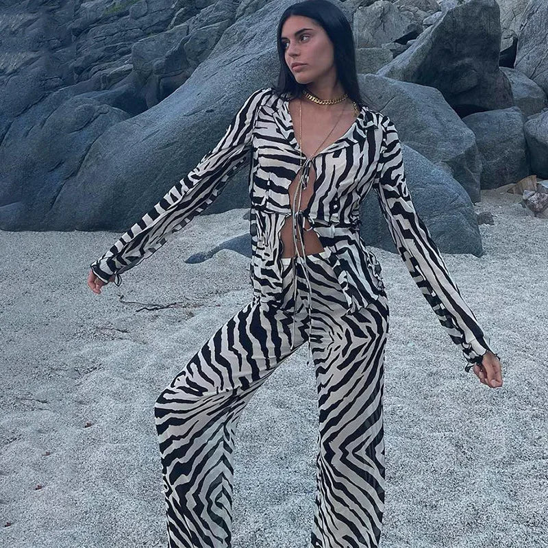 Conjunto Feminino 2 Peças Mesh Animal Print – Estilo Leve, Transparente e Cheio de Personalidade.