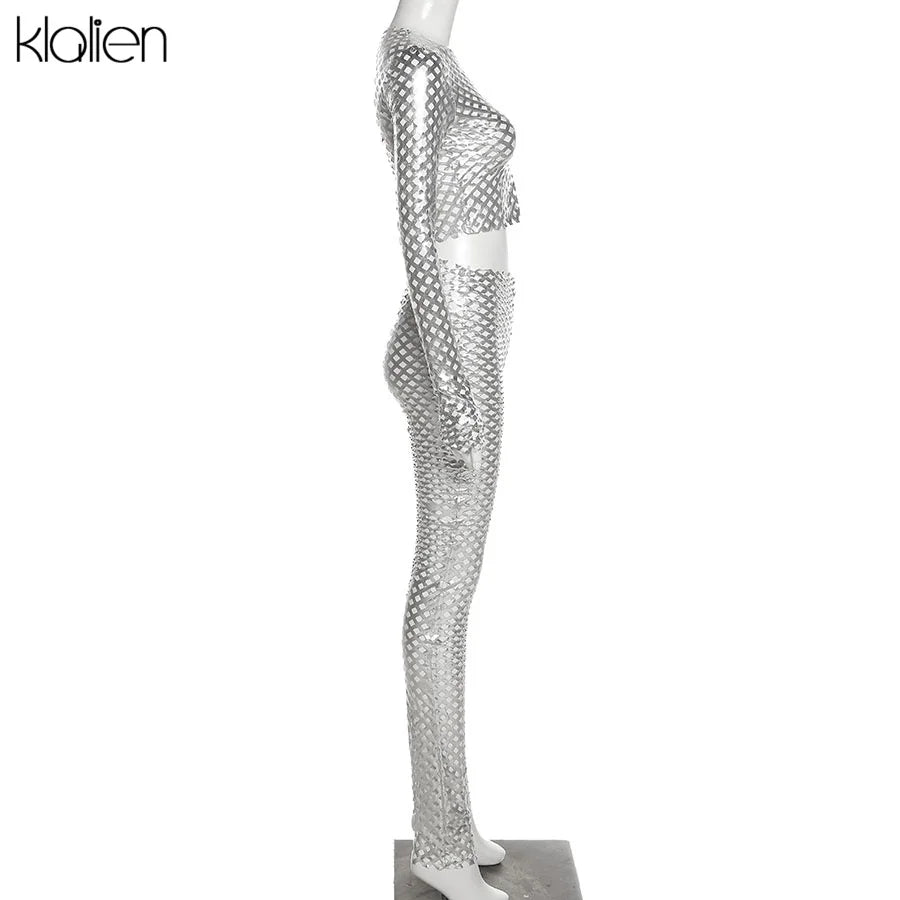 Conjunto Silver Skin – Recortes Ousados + Tecido Prateado Stretch.